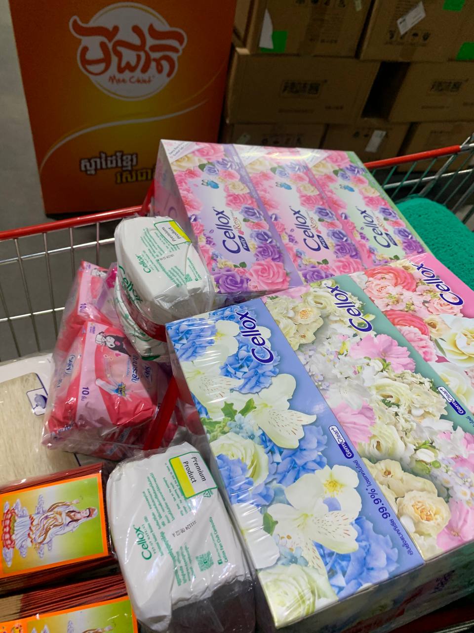 Da Houg Heng Enterprise increases Cellox visibility at Makro Cambodia